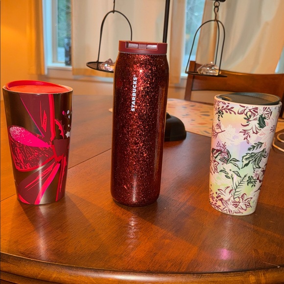 Starbucks - Picture 2 of 3